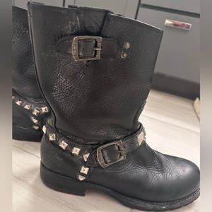 FRYE Rogan Studded Engineer Boots Sz 9 Women’s